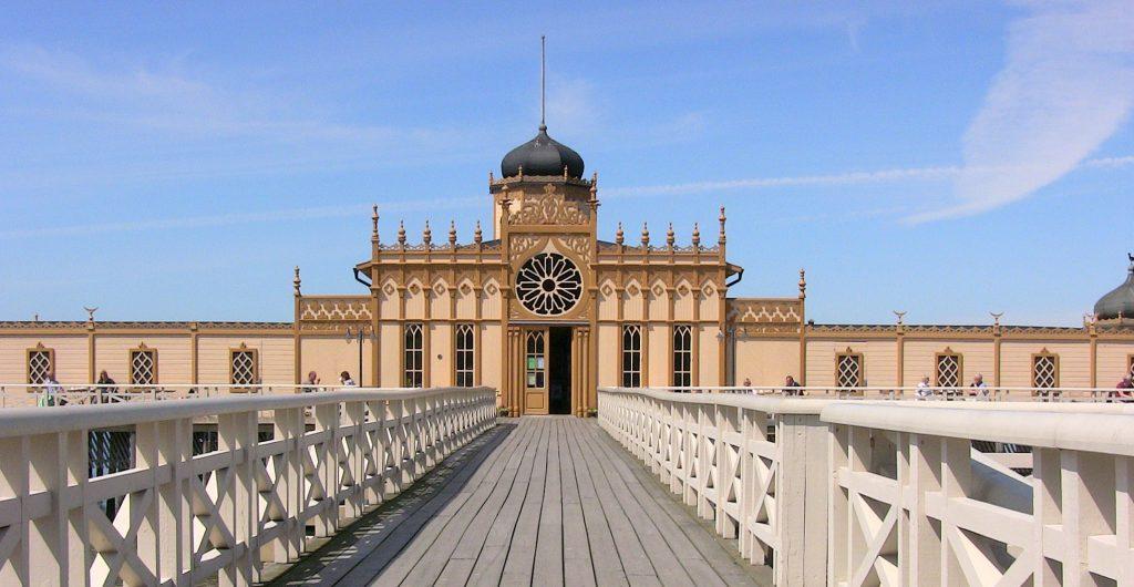 Spa-Hotels — Konferenz in Pantoffeln und Bademantel